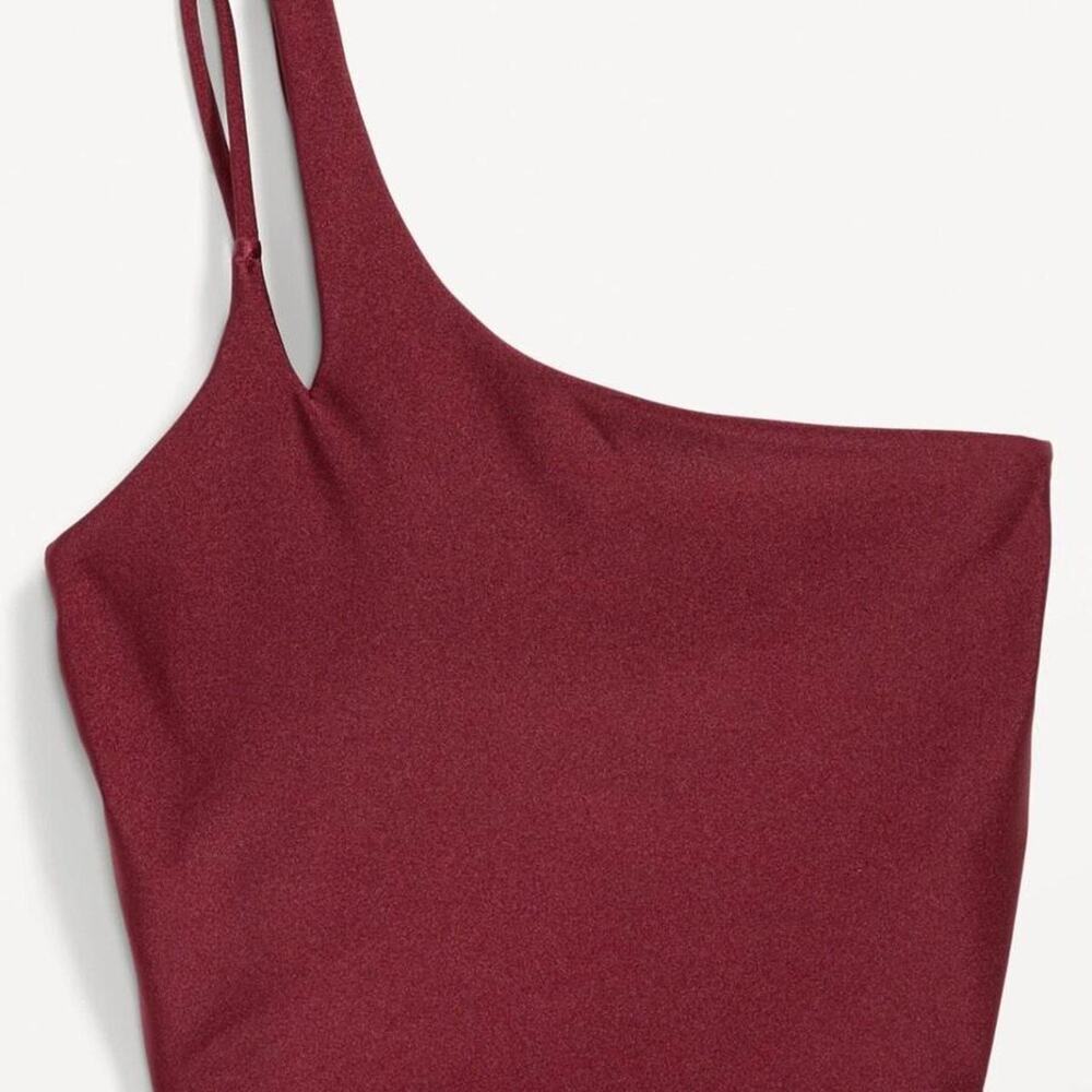 Red shiny old navy active